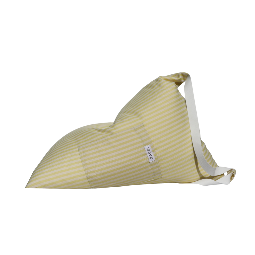 Cojín Limón amarillo y blanco De Galei, alegre y cómodo, ideal para dar un toque de color a tus días de verano.